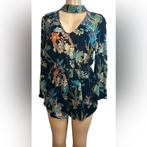 Audrey 3+1 Velvety Bell Sleeve Romper ~ Size M